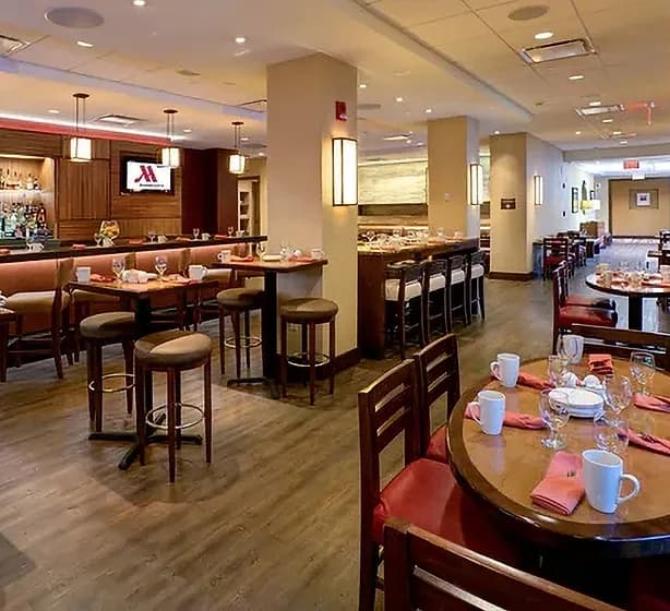 Houston Marriott North dining area